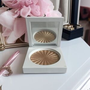 OFRA Cosmetics Rodeo Drive Highlighter - Champagne Glow Refillable Compact NEW